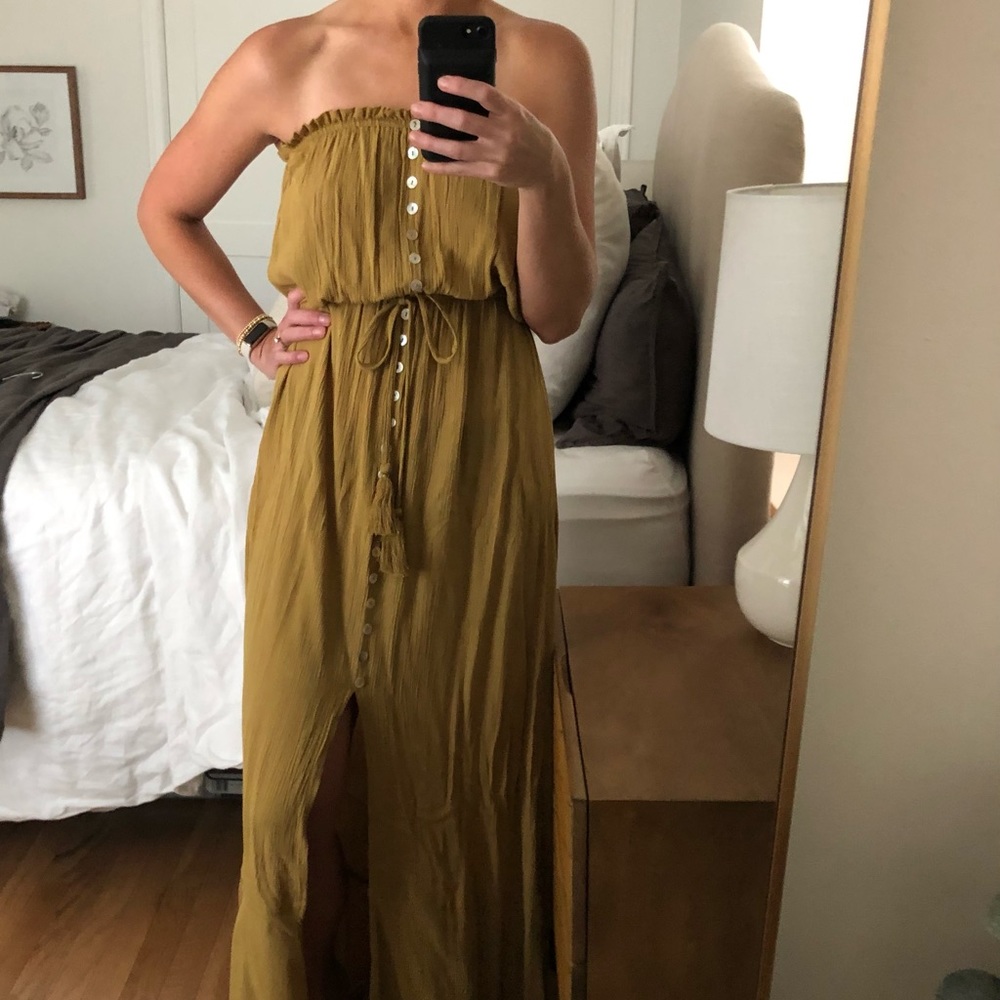 NWT- ELAN Strapless Maxi Dress in deep gold/mustard yellow size Small.